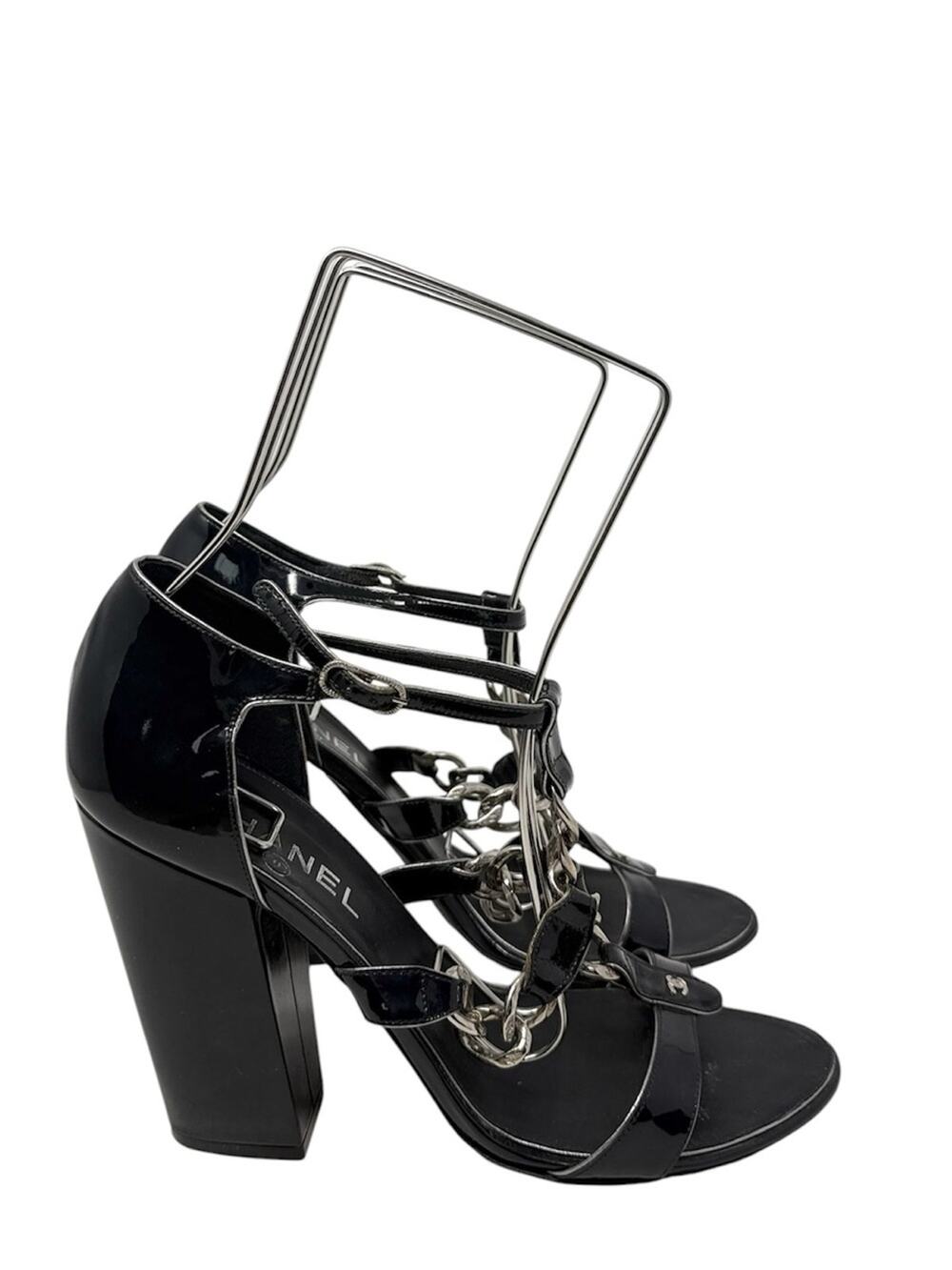 Chanel CC Patent Leather T Strap Silver Chain Accent Navy Blue Sandals Size 40
